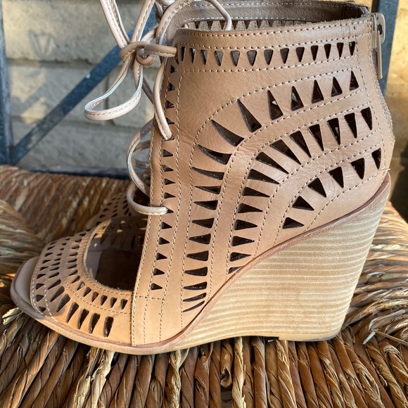 Jeffrey Campbell Nude Rodillo Wedges Pumps - Picture 2 of 10